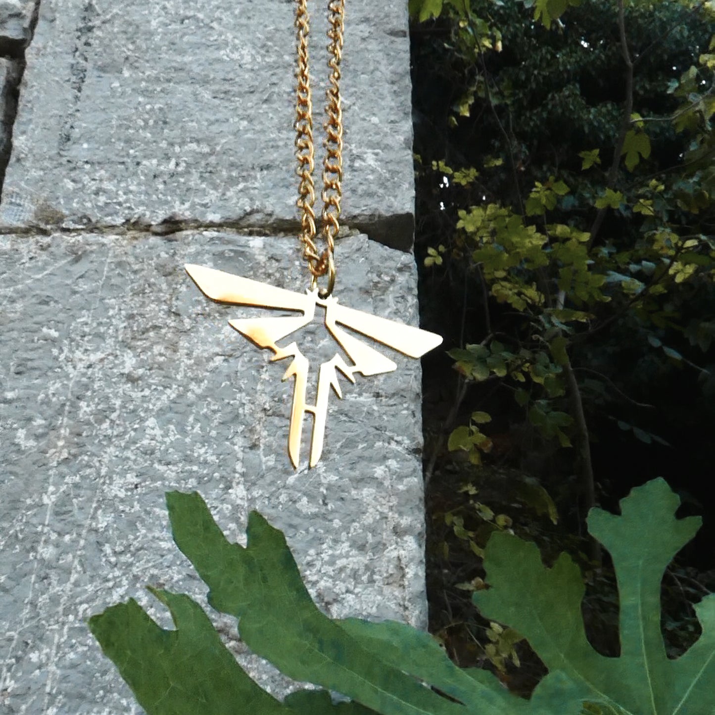 The Last of Us Premium Firefly Gold & Silver Necklace - Gold Available at 2Fast2See.co