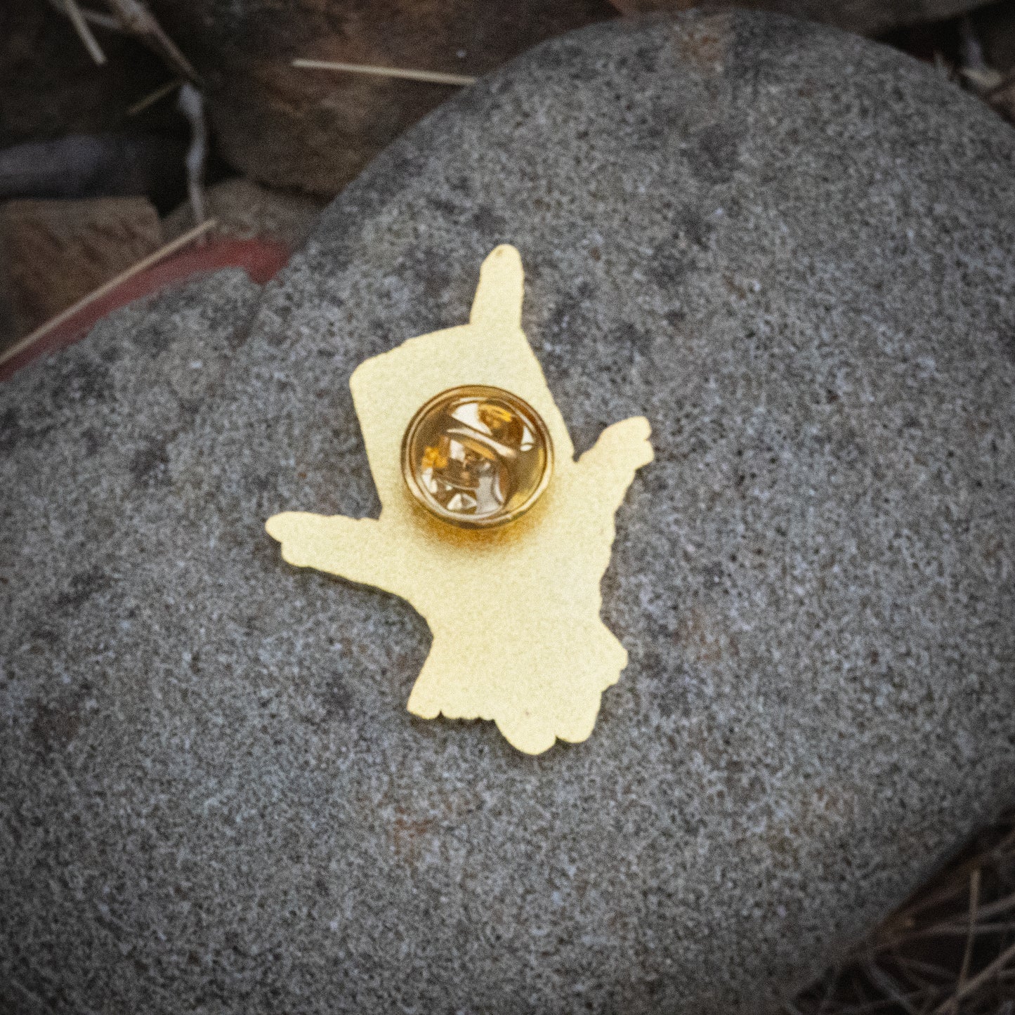 Dark Souls Game Praise The Sun Enamel Pin Backpack Lapel Badges