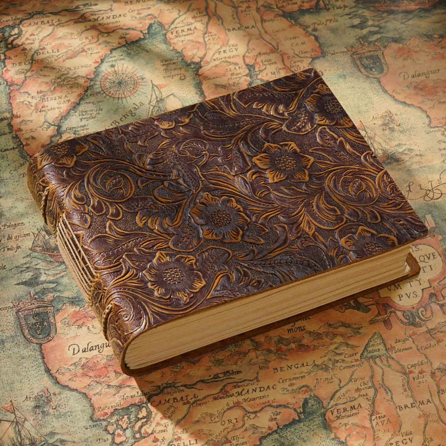 Handmade Leather Cover Sketchbook Vintage Style - Aesthetic Horizontal Cover Available at 2Fast2See.co
