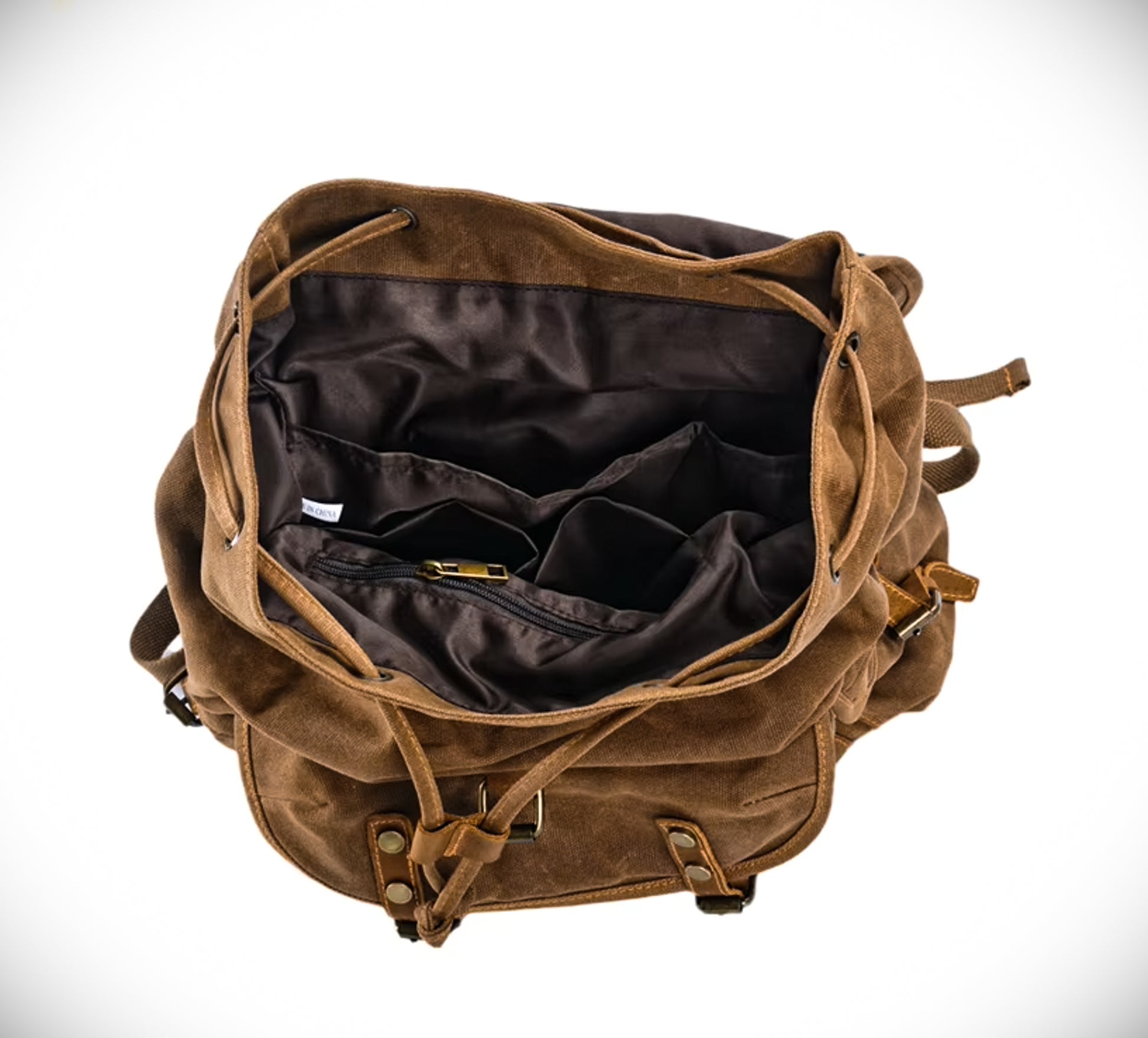 The Last of Us Part II Joel's Handmade Backpack Replica - Joel's Part II Khaki Backpack / 35cmX18cmX45cm Available at 2Fast2See.co