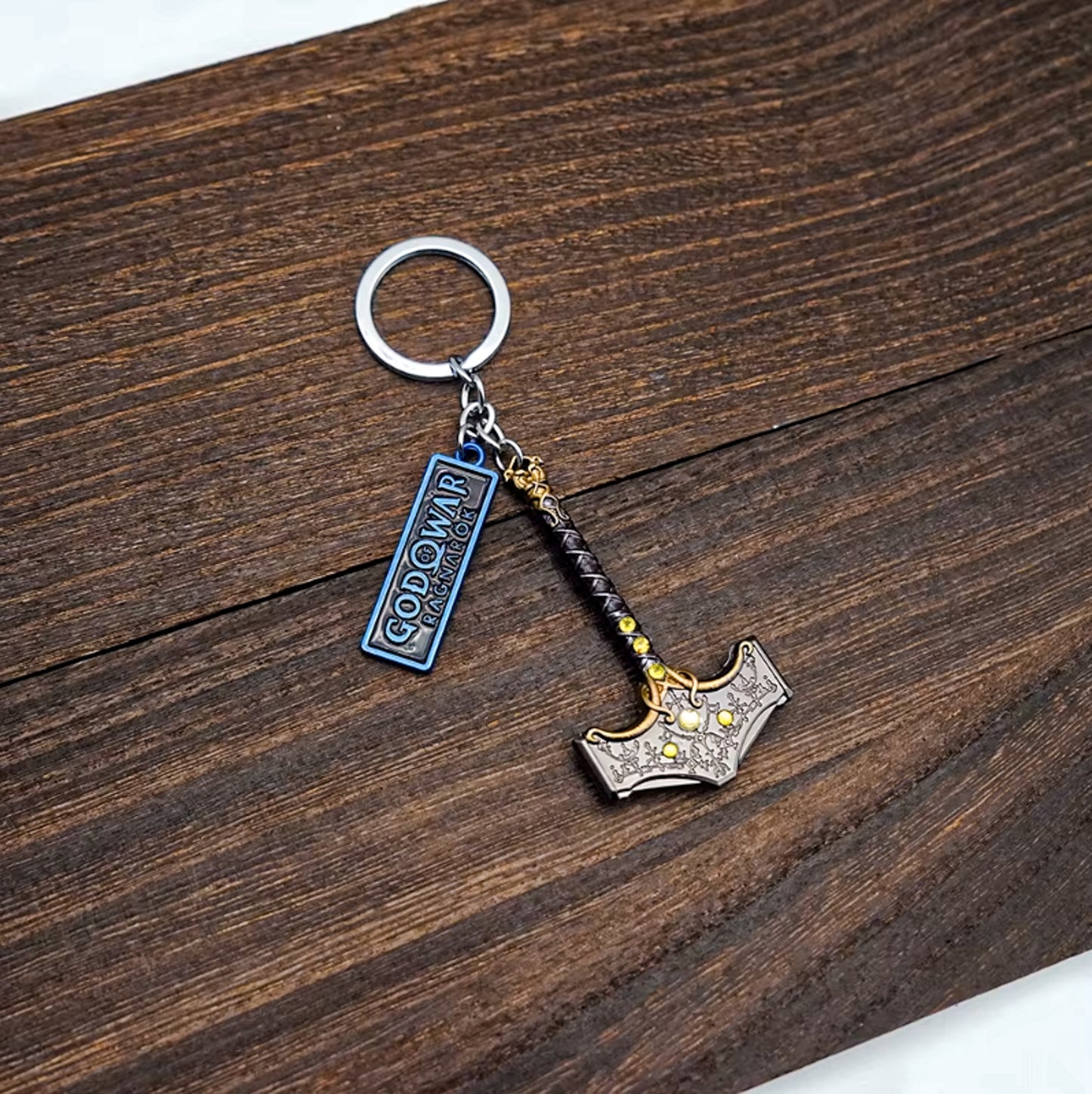 God of War Epic Thor's Hammer Very Detailed Keychain With Clasp 8cm - Thor's Hammer Available at 2Fast2See.co