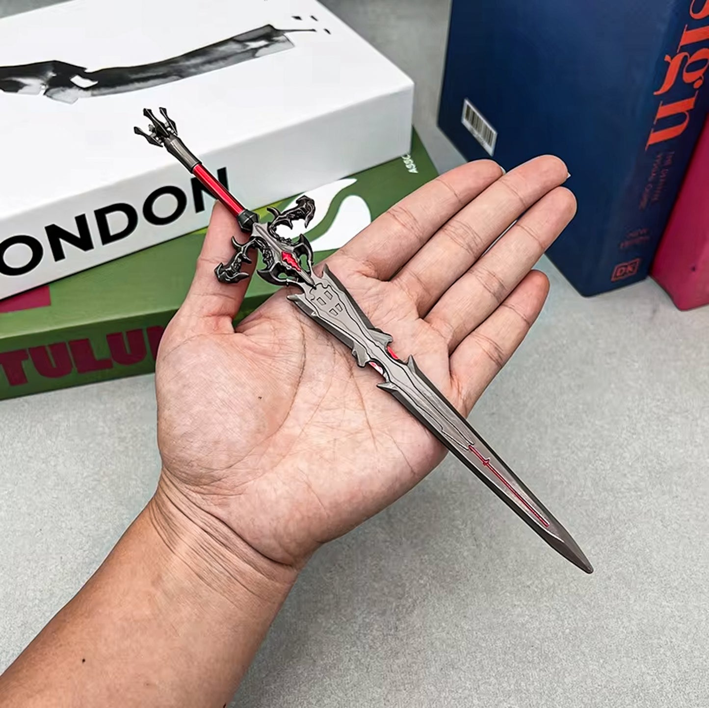 Final Fantasy 22cm Flametongue Metal Sword Weapon Model Collectible 1:6 Scale