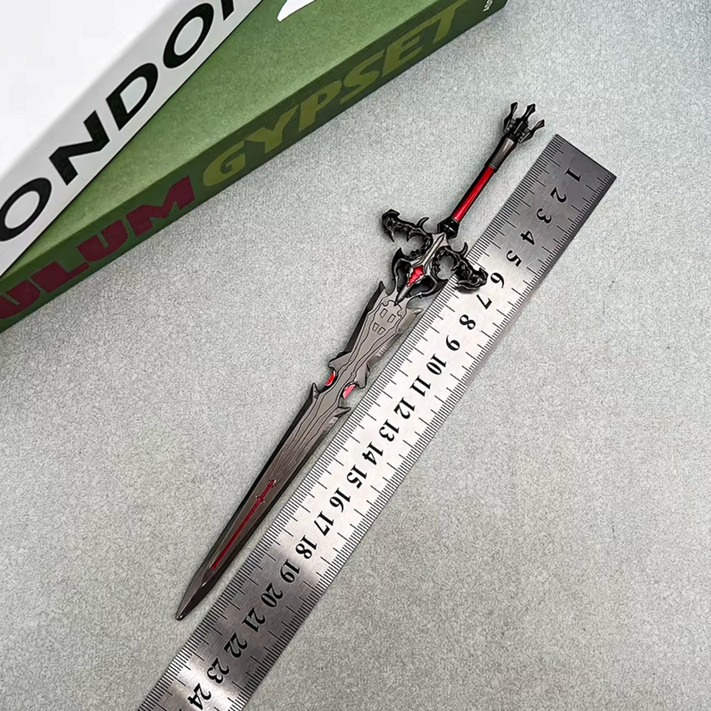 Final Fantasy 22cm Flametongue Metal Sword Weapon Model Collectible 1:6 Scale