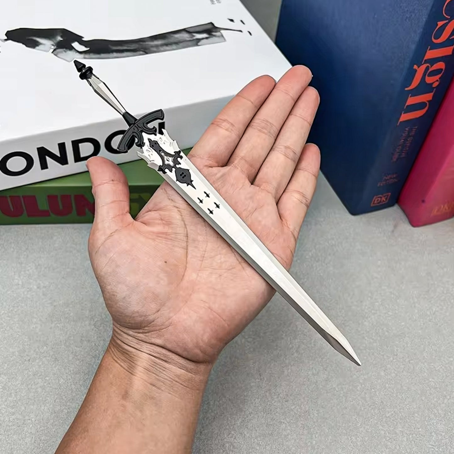Final Fantasy XVI 22cm Replica Diamond Sword Metal Weapon Model Collectible 1:6 Scale