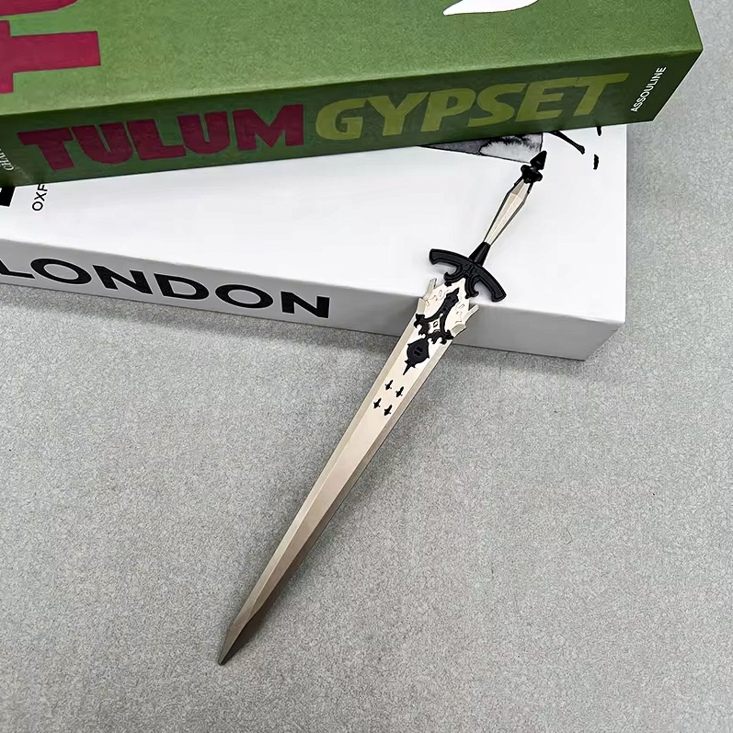 Final Fantasy XVI 22cm Replica Diamond Sword Metal Weapon Model Collectible 1:6 Scale
