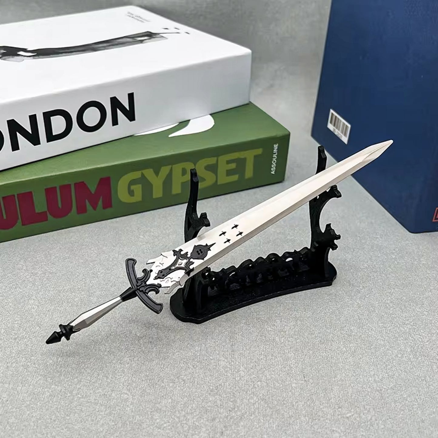 Final Fantasy XVI 22cm Replica Diamond Sword Metal Weapon Model Collectible 1:6 Scale
