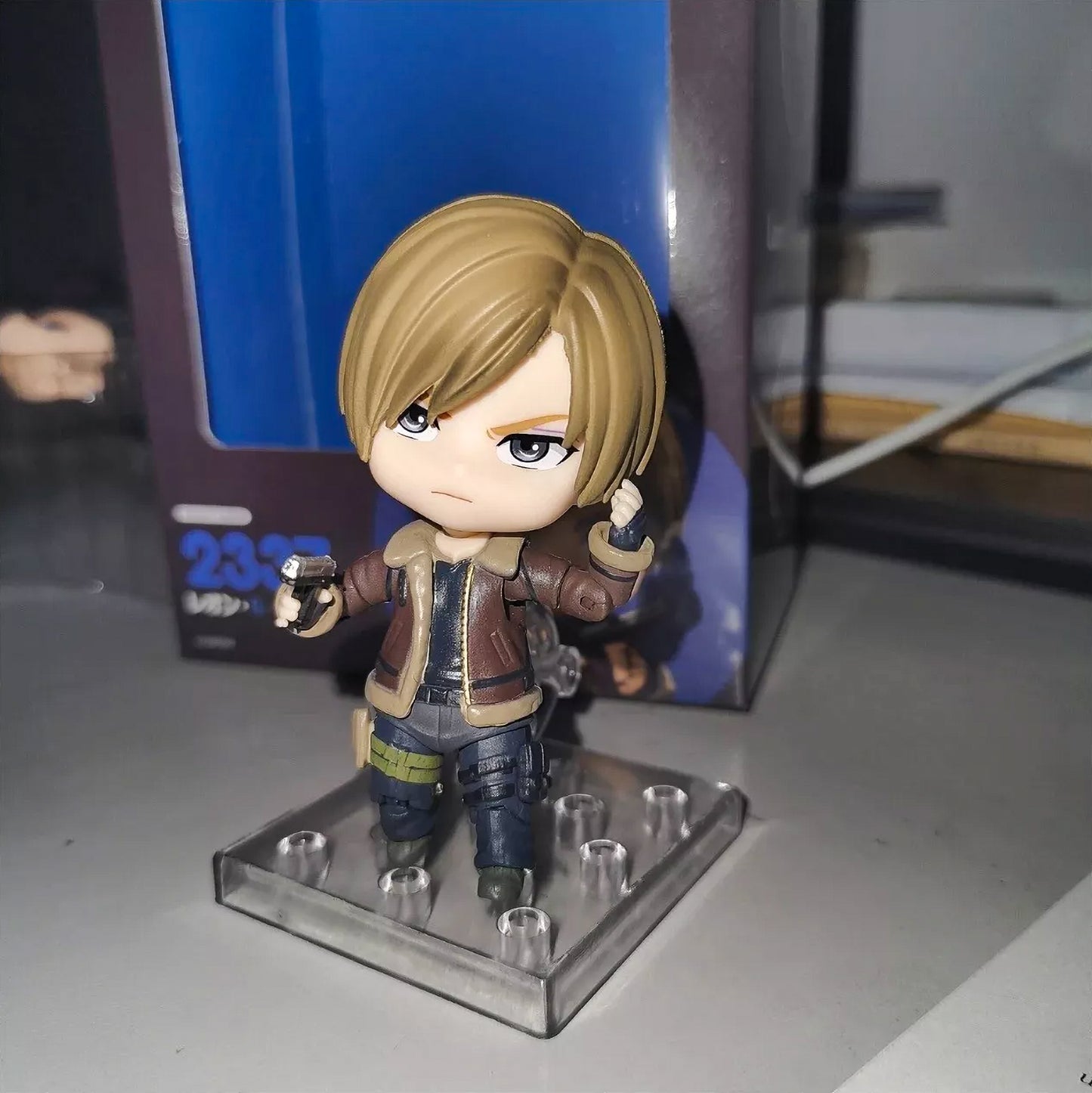 Resident Evil 4 Nendoroid Leon S. Kennedy Action Figure Replica