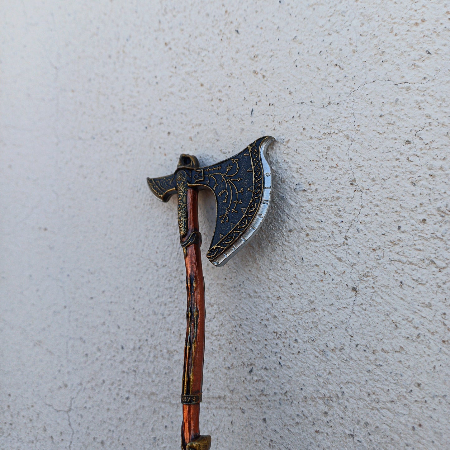 God of War Epic Leviathan Axe Very Detailed Keychain with Clasp 12cm - Leviathan Axe Available at 2Fast2See.co