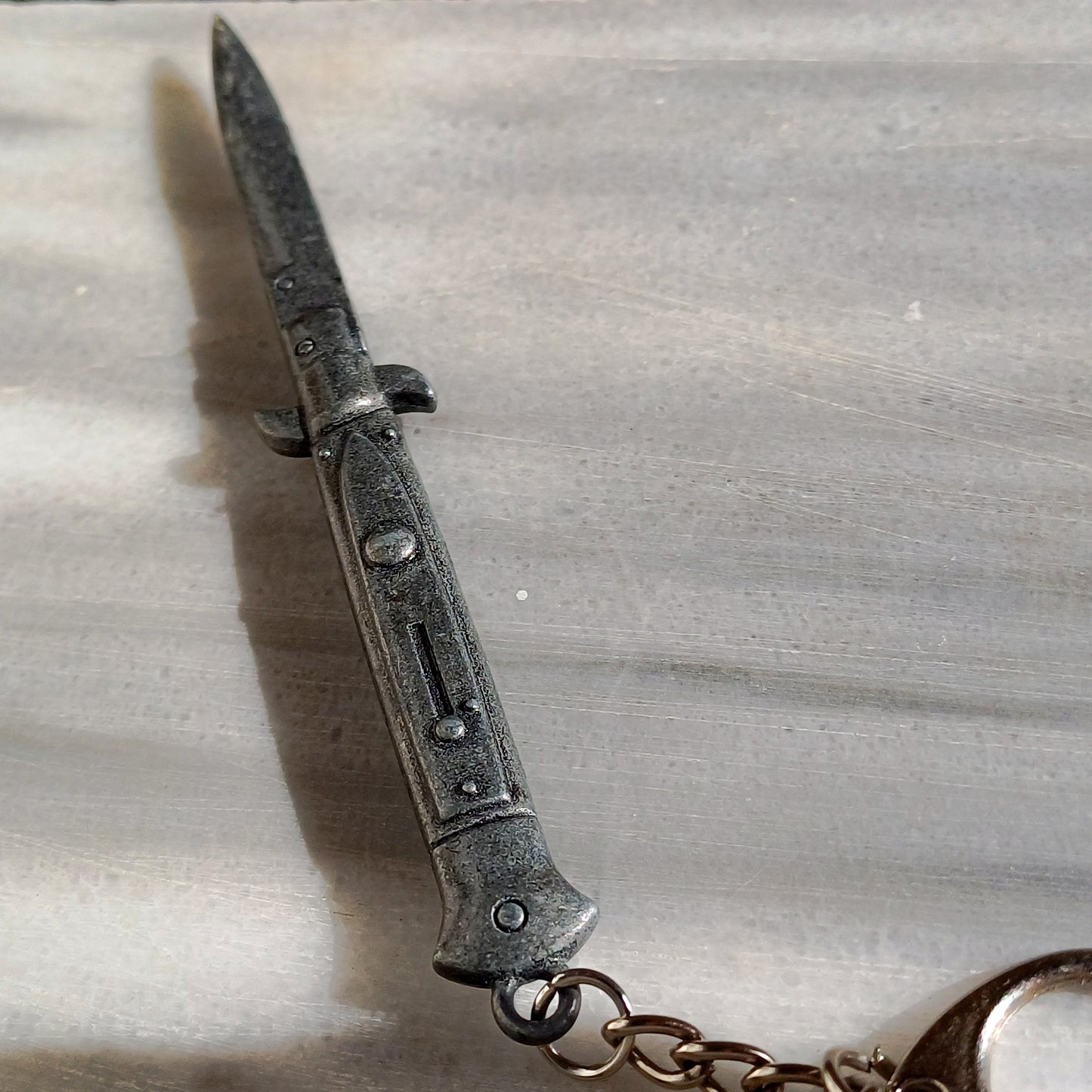 The Last of Us Ellie's Switchblade Keychain with Clasp - Default Title Available at 2Fast2See.co
