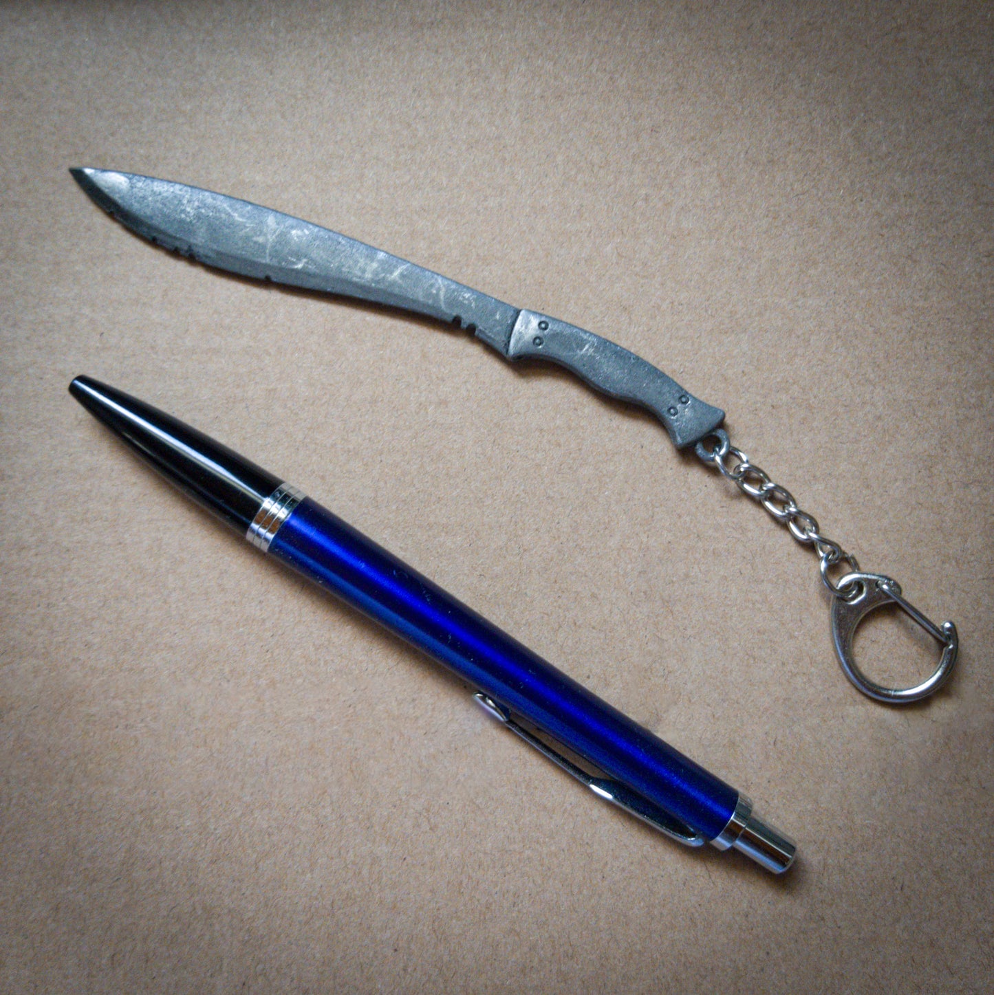 The Last of Us Ellie's Machete Keychain with Clasp - Default Title Available at 2Fast2See.co