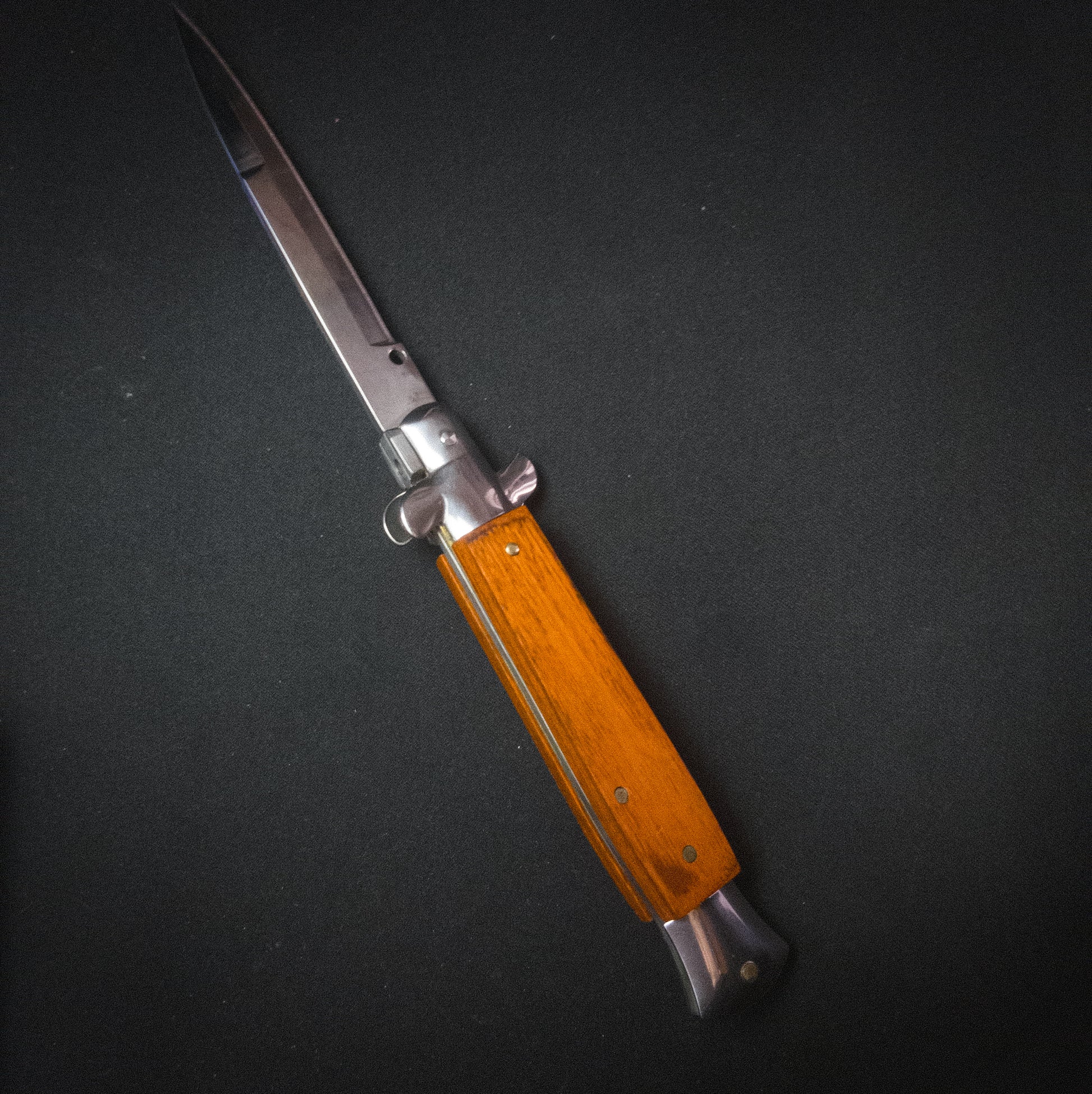 The Last of Us Ellie's Switchblade Handmade Replica - Default Title Available at 2Fast2See.co