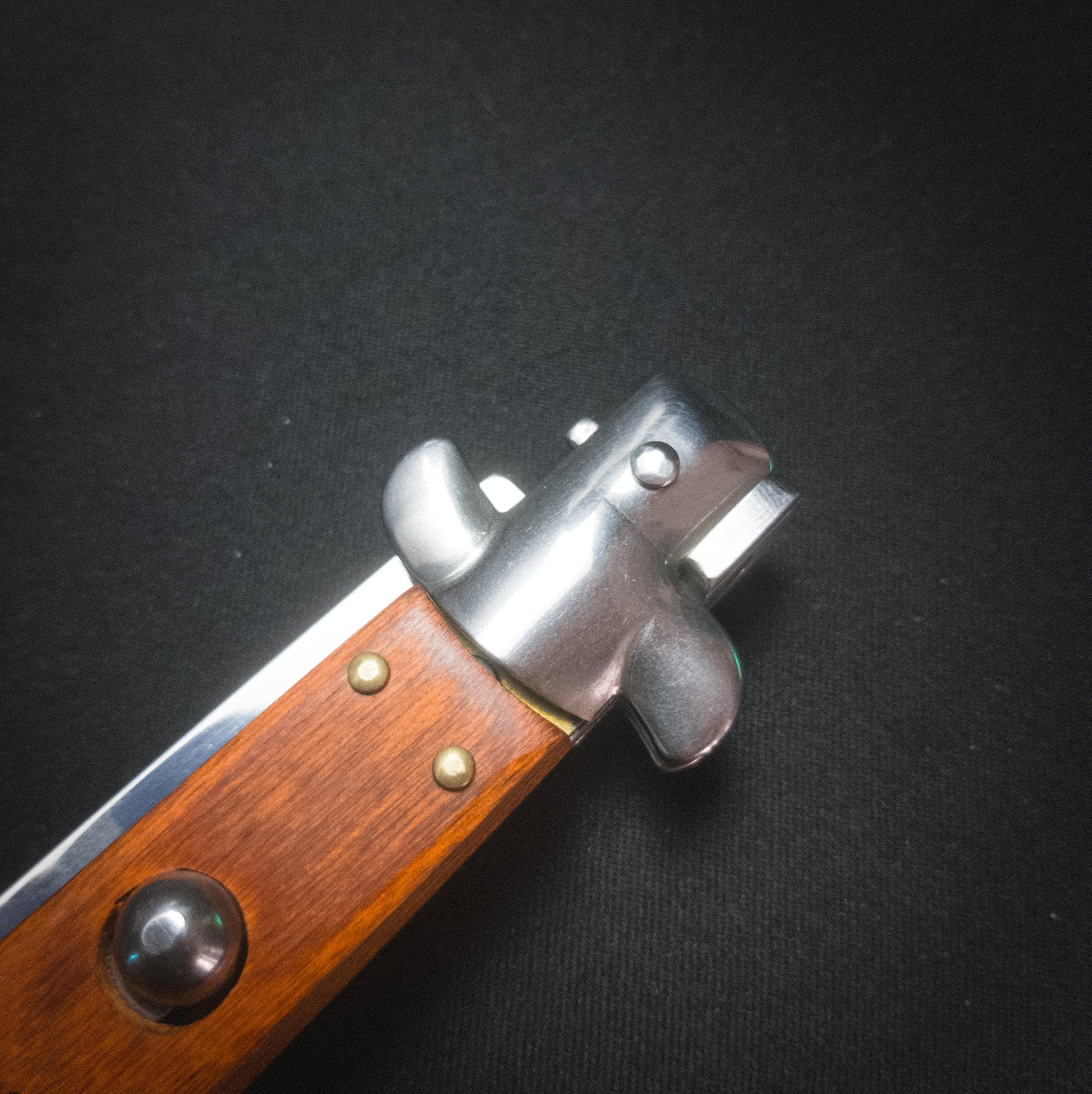 The Last of Us Ellie's Switchblade Handmade Replica - Default Title Available at 2Fast2See.co