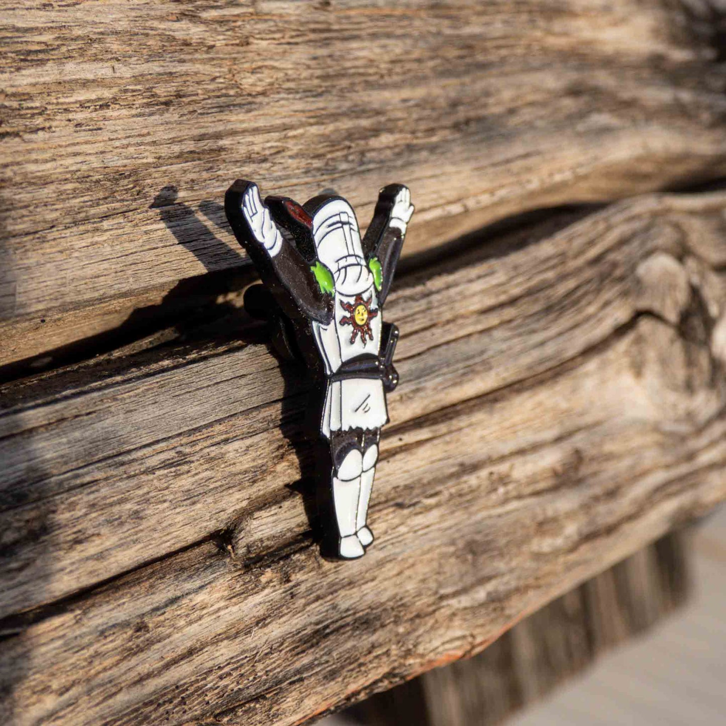 Dark Souls Solaire of Astora Praise the Sun Metallic Pin