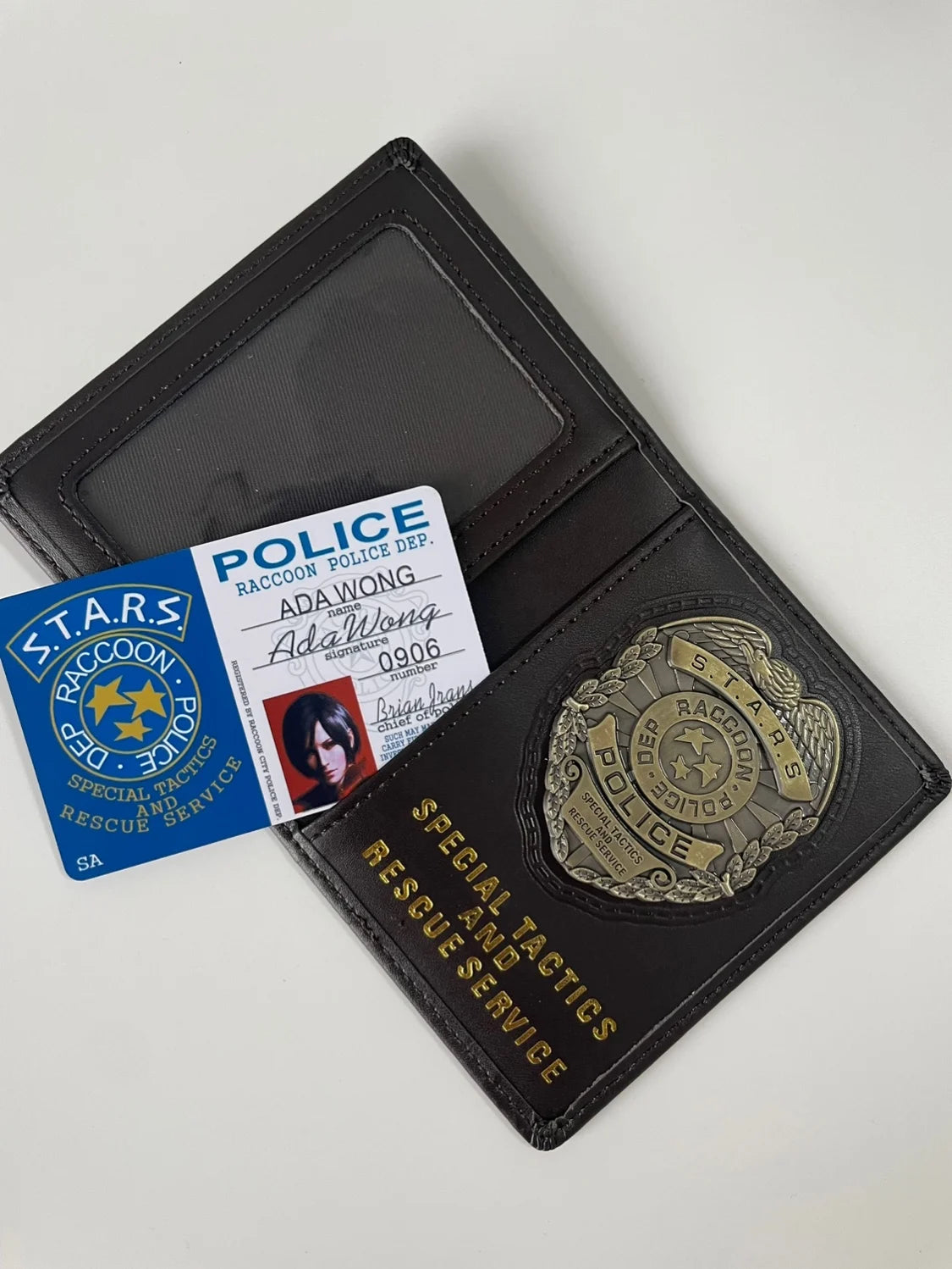 RE4 Leon Scott Kennedy Game Metal Badge Wallet Ada wong Chris Redfield Rebecca Customized Cosplay Accessory