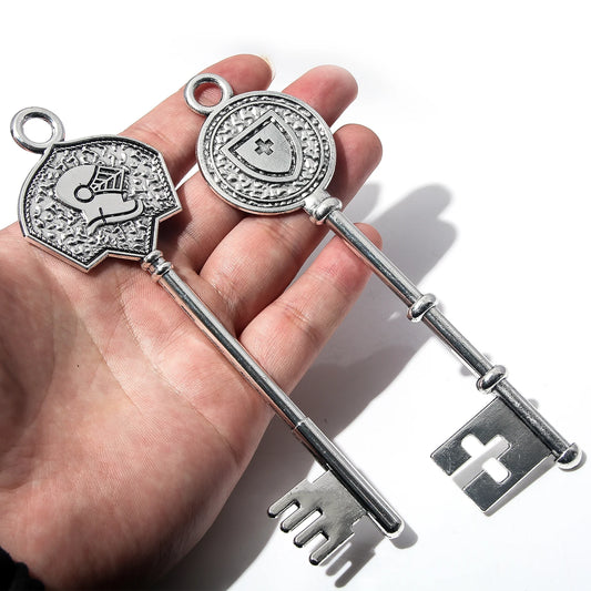 Resident Evil Game-Inspired Cthulhu Octopus Key Pendant - Retro Soldier Armor Keychain for Cosplay Fans - Available at 2Fast2See.co