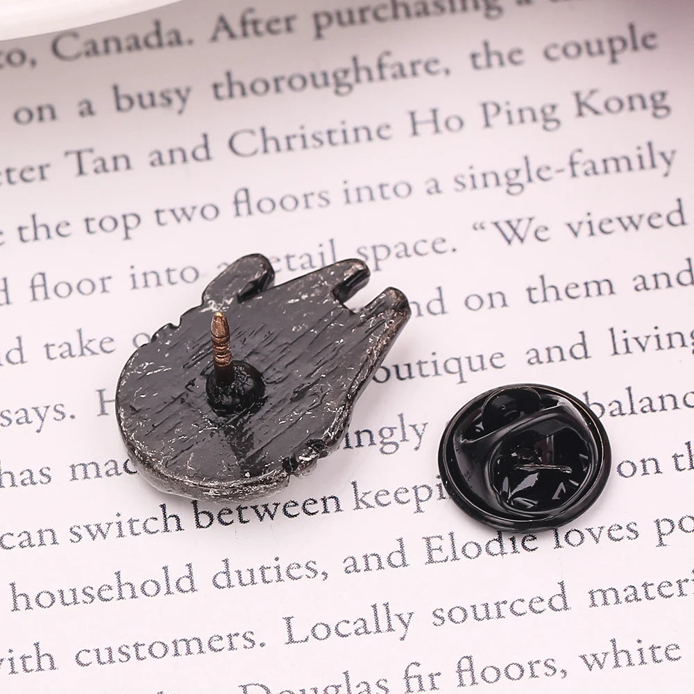 Star War Brooch Spacecraft Millennium Falcon Vintage Pin