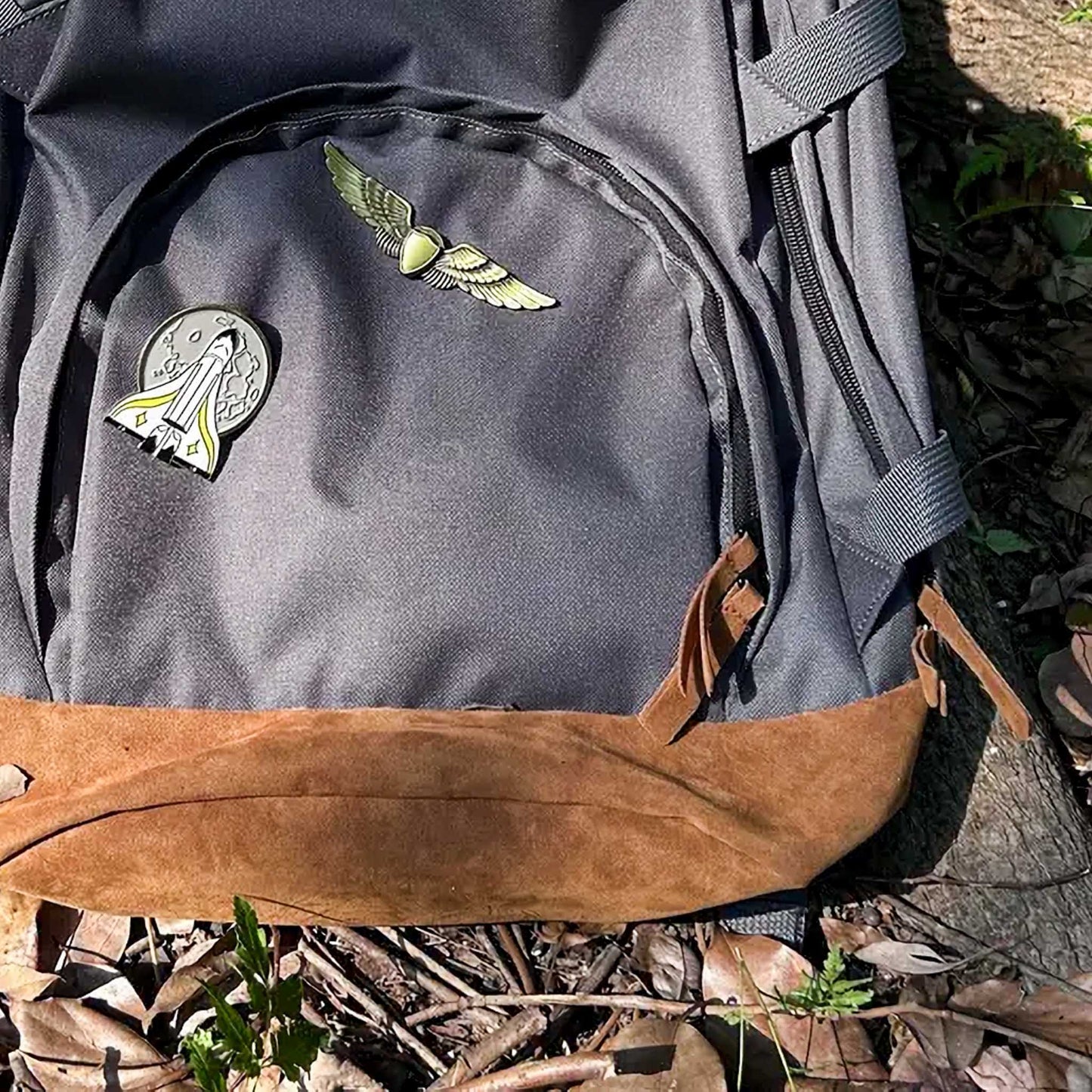 The Last of Us Ellie's Original Backpack Replica with Free Pins