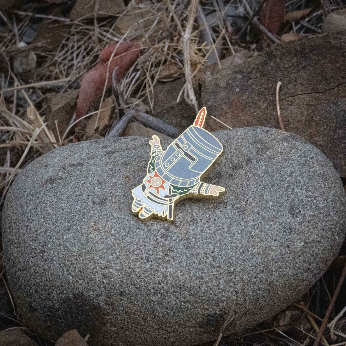 Dark Souls Game Praise The Sun Enamel Pin Backpack Lapel Badges