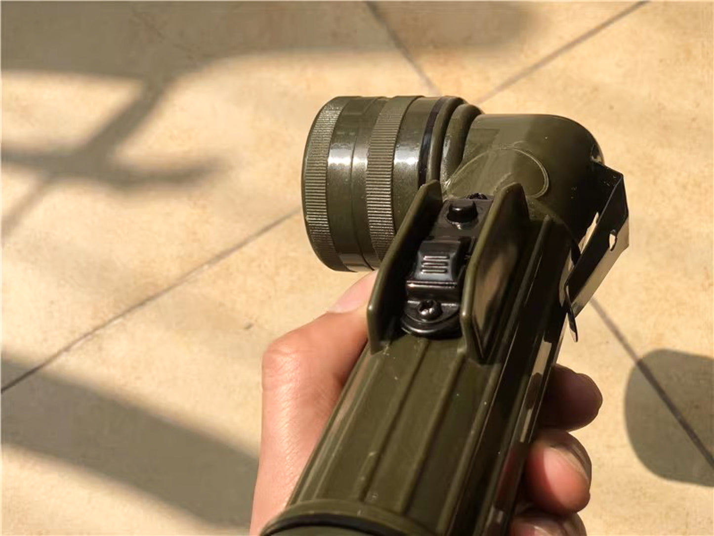 The Last of Us Abby's Flashlight Replica with Game Inspired Filters