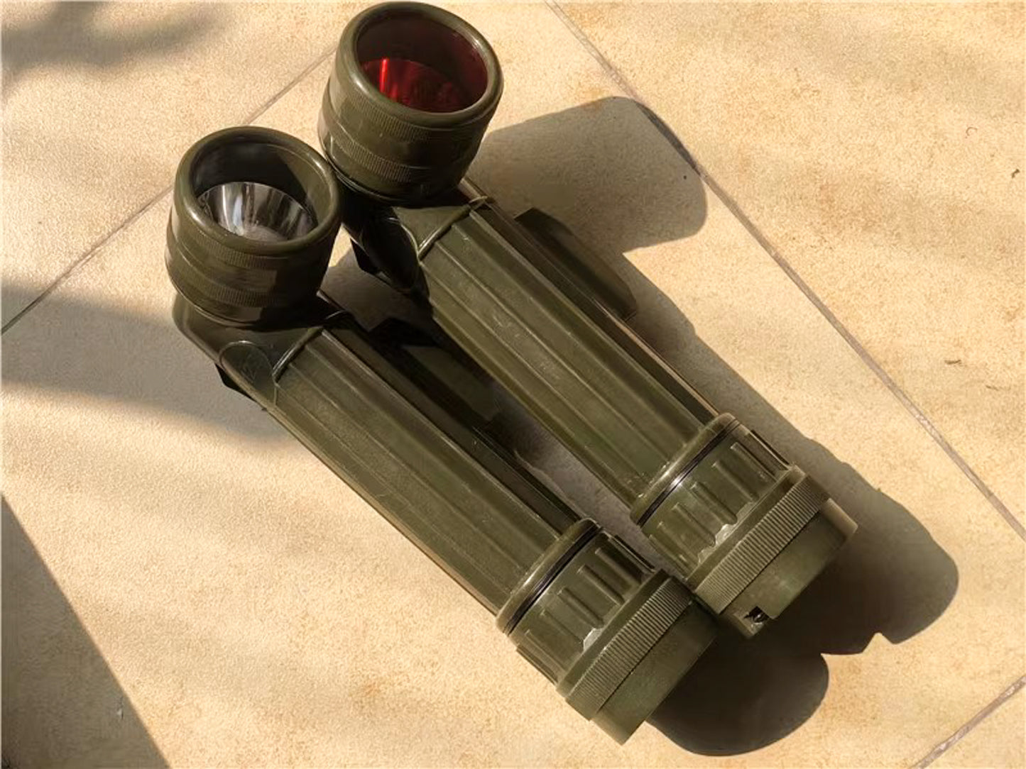 The Last of Us Abby's Flashlight Replica with Game Inspired Filters