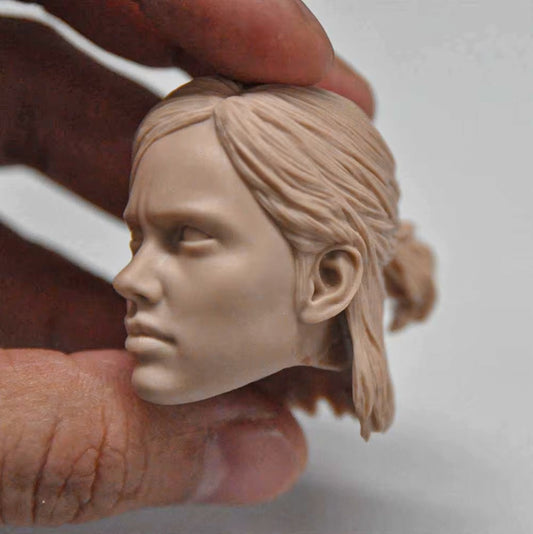 The Last of Us  Ellie Williams Unpanited Carved Head 1/6 Scale