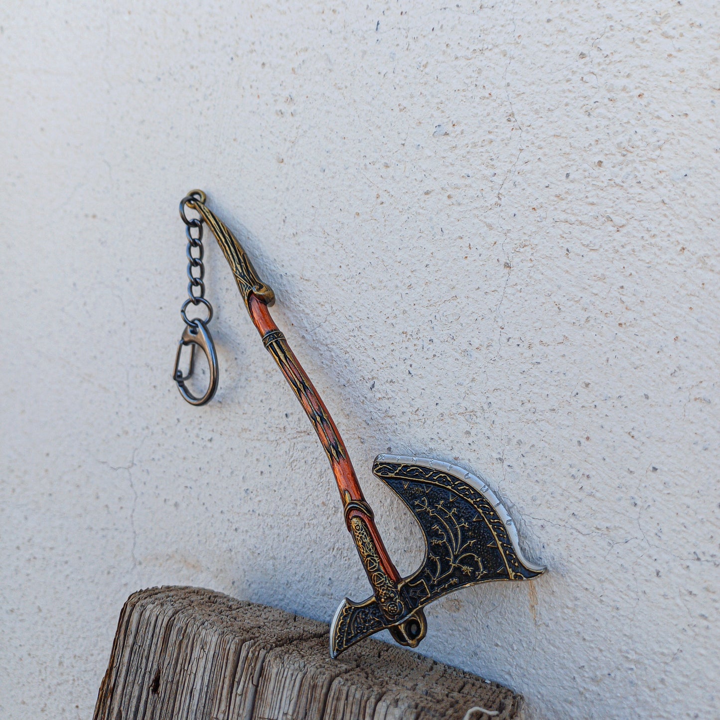 God of War Epic Leviathan Axe Very Detailed Keychain with Clasp 12cm - Leviathan Axe Available at 2Fast2See.co