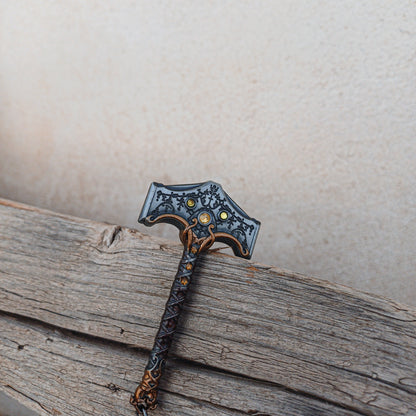 God of War Epic Thor's Hammer Very Detailed Keychain With Clasp 8cm - Thor's Hammer Available at 2Fast2See.co