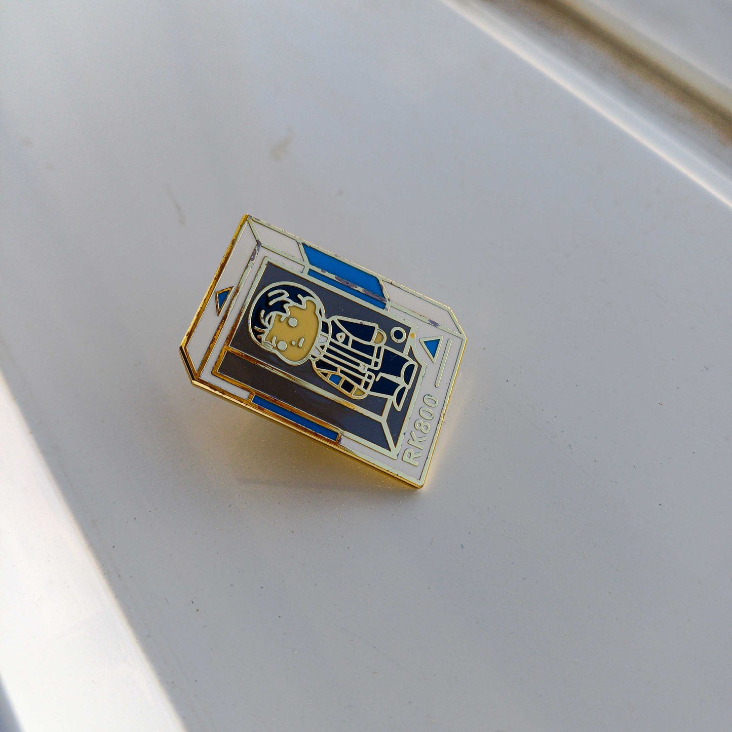 Detroit Become Human Connor RK800 Pin Badge