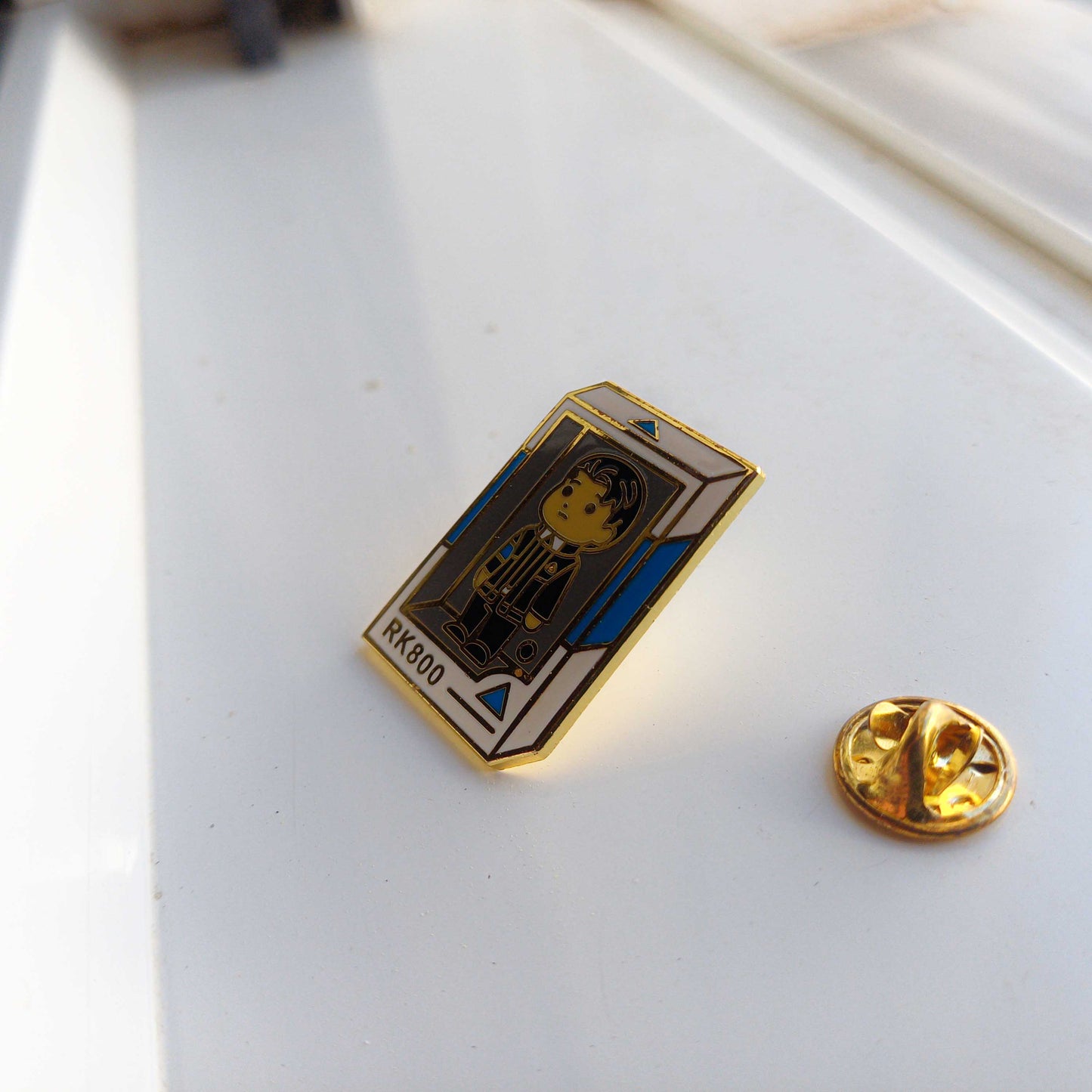 Detroit Become Human Connor RK800 Pin Badge