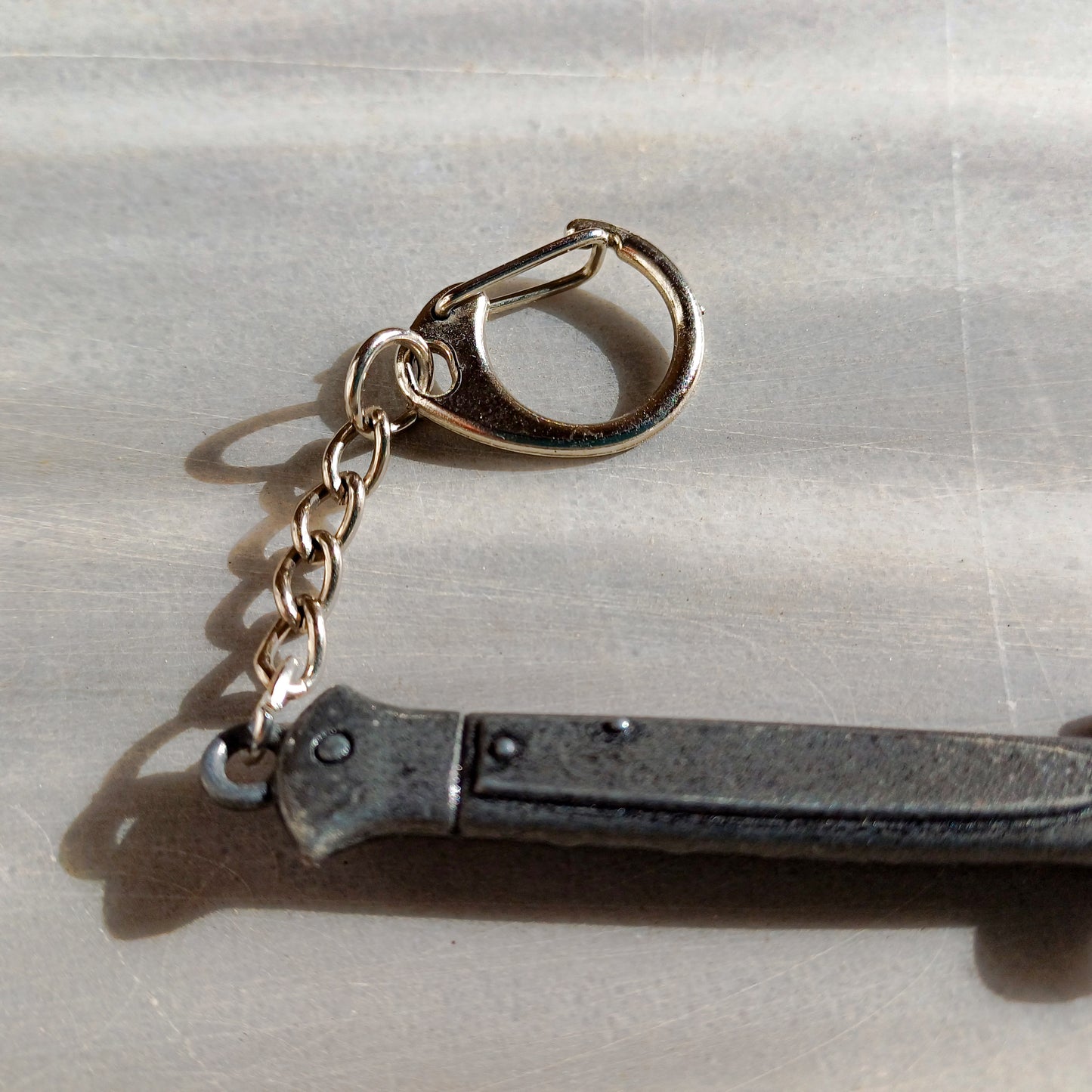 The Last of Us Ellie's Switchblade Keychain with Clasp