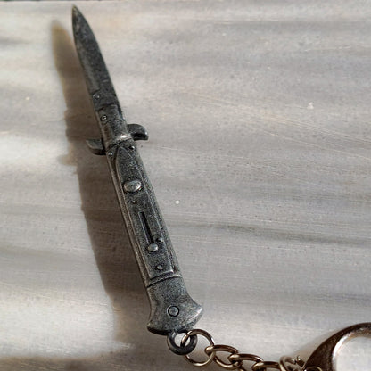 The Last of Us Ellie's Switchblade Keychain with Clasp