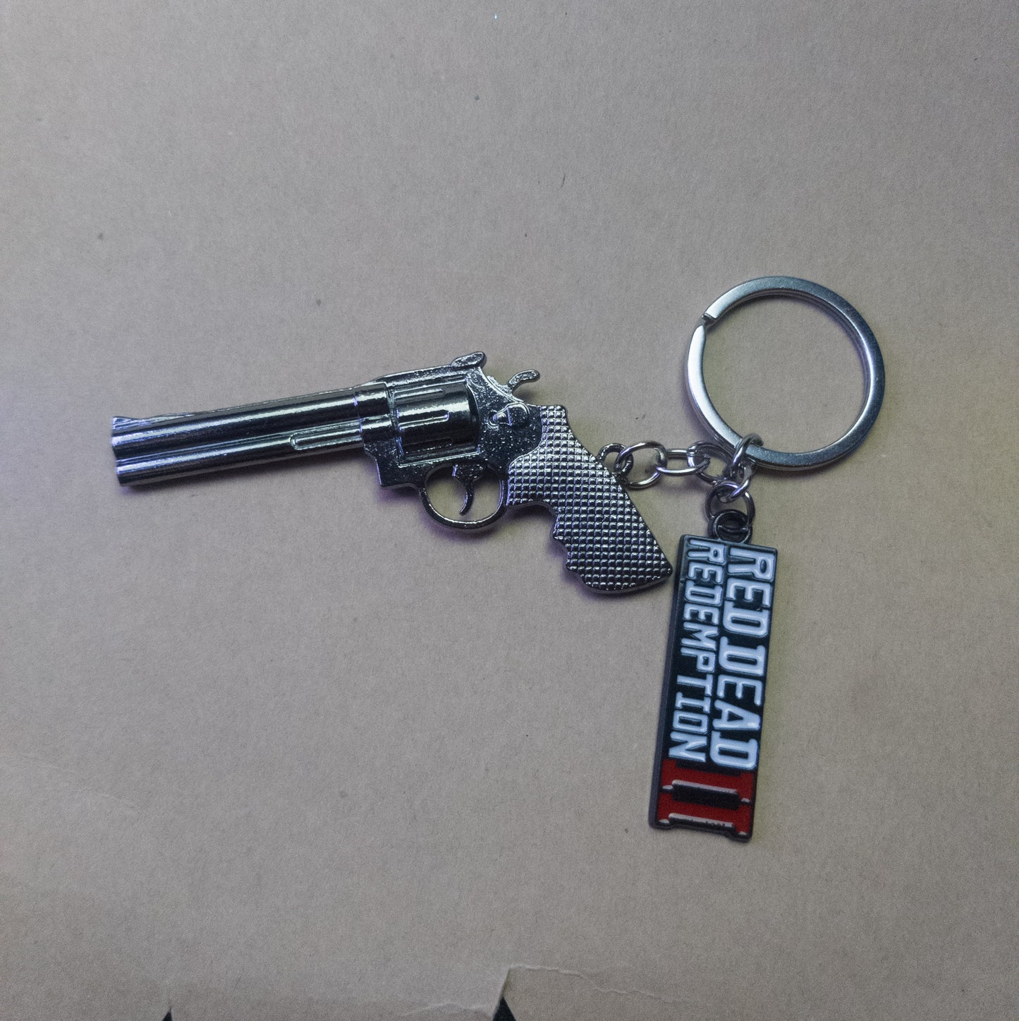 Red Dead Redemption 2 Revolver Metalic Keychain