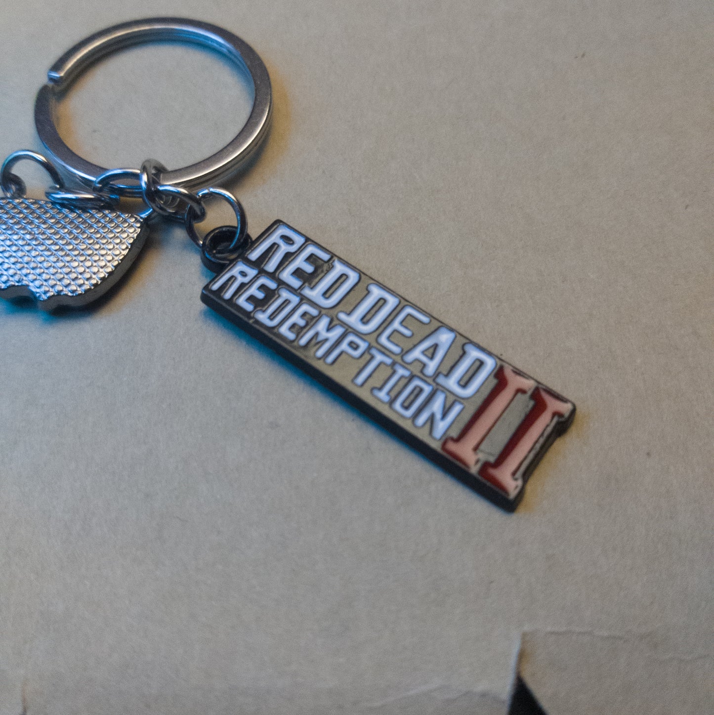 Red Dead Redemption 2 Revolver Metalic Keychain