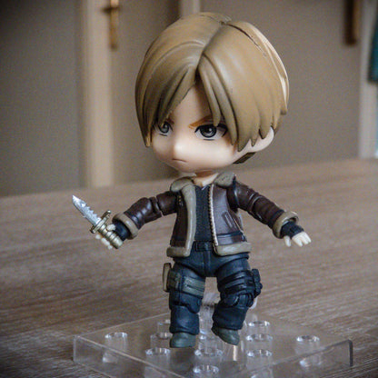 Resident Evil 4 Nendoroid Leon S. Kennedy Action Figure Replica