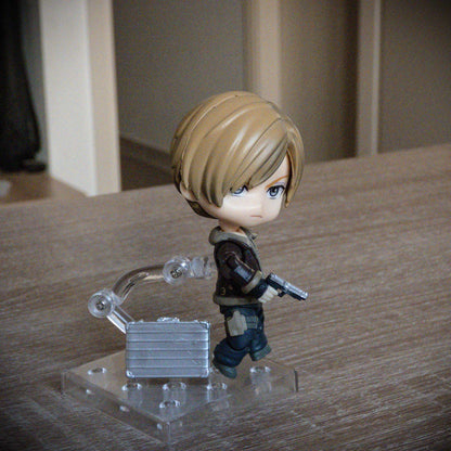 Resident Evil 4 Nendoroid Leon S. Kennedy Action Figure Replica