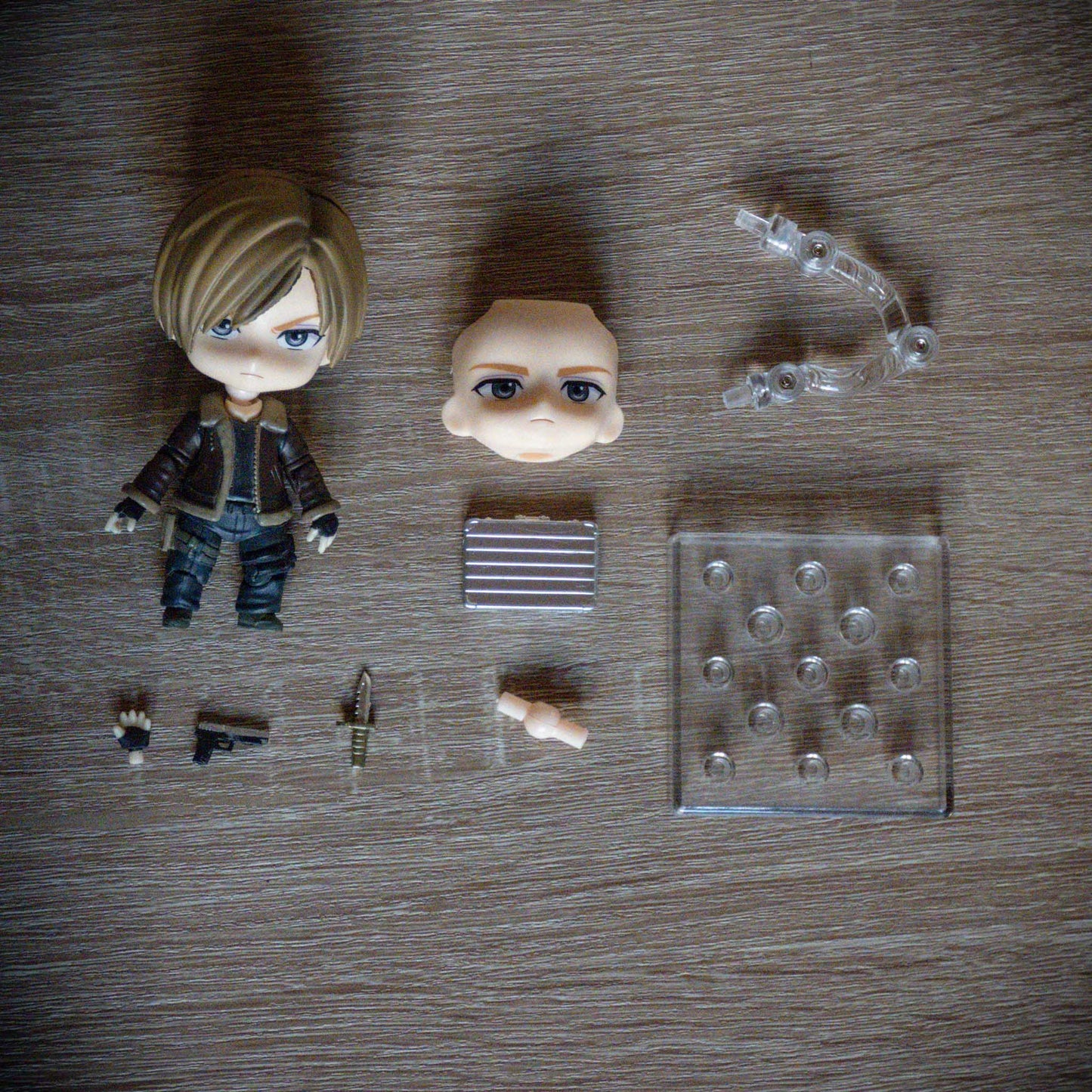 Resident Evil 4 Nendoroid Leon S. Kennedy Action Figure Replica