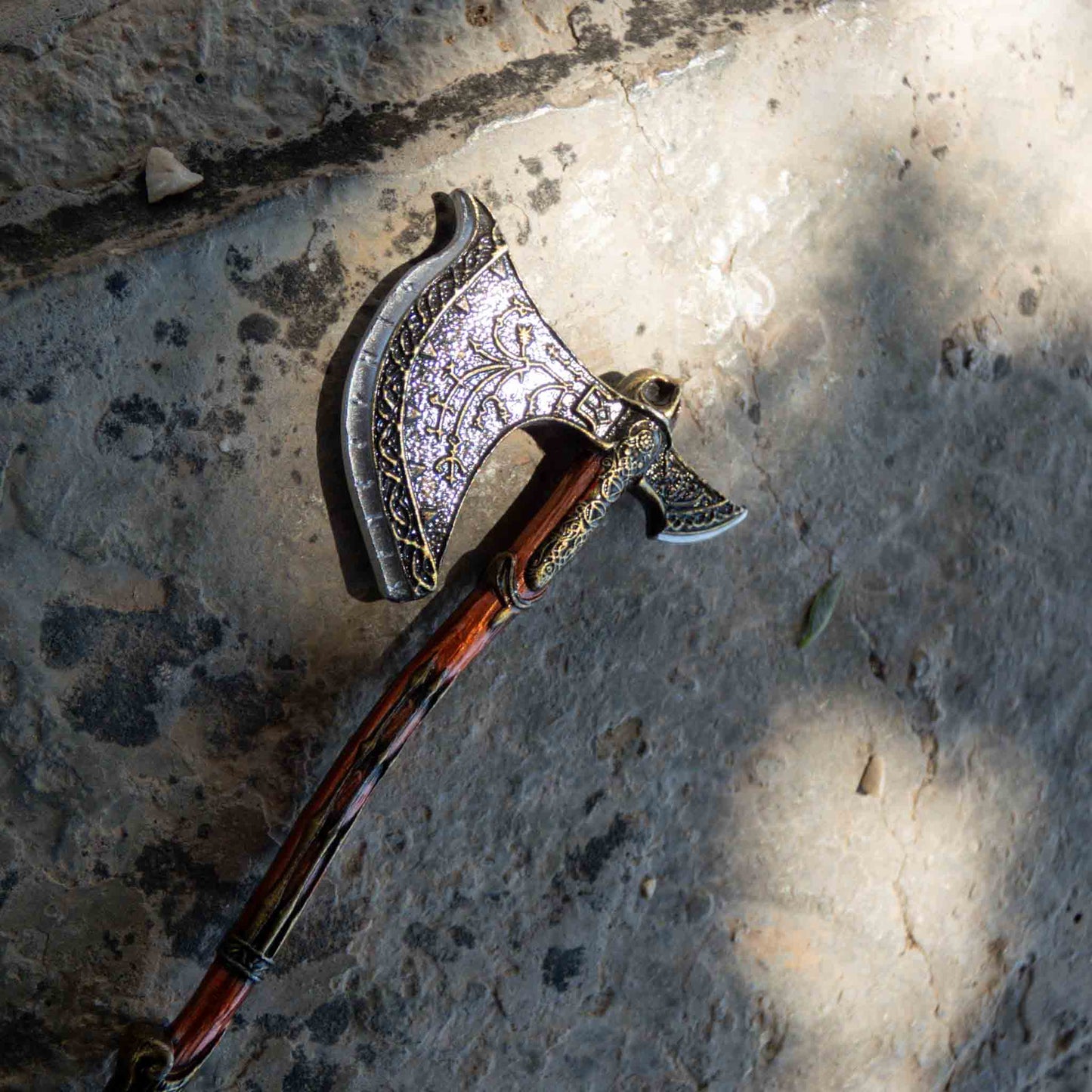 God of War Epic Leviathan Axe Very Detailed Keychain with Clasp 12cm