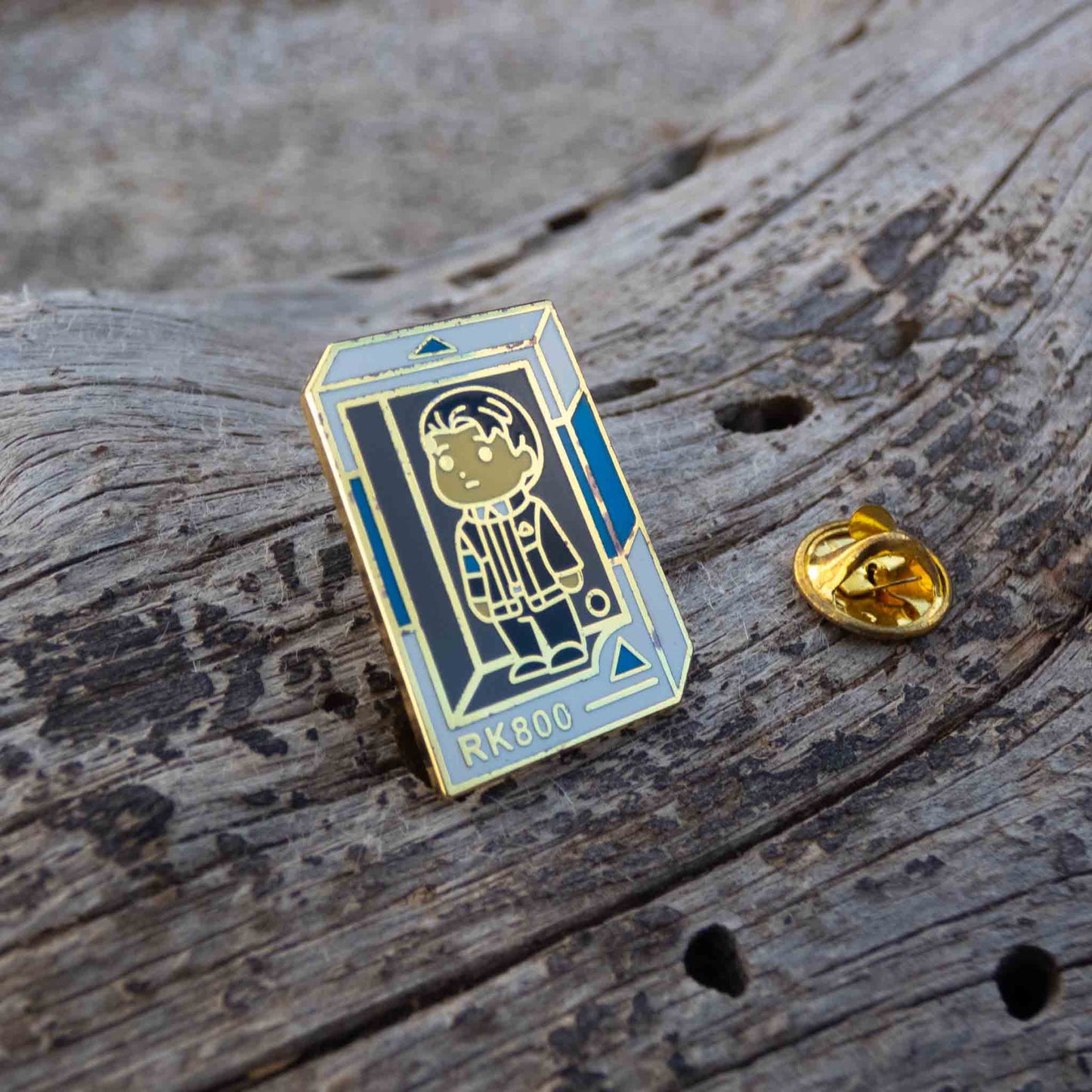 Detroit Become Human Connor RK800 Pin Badge