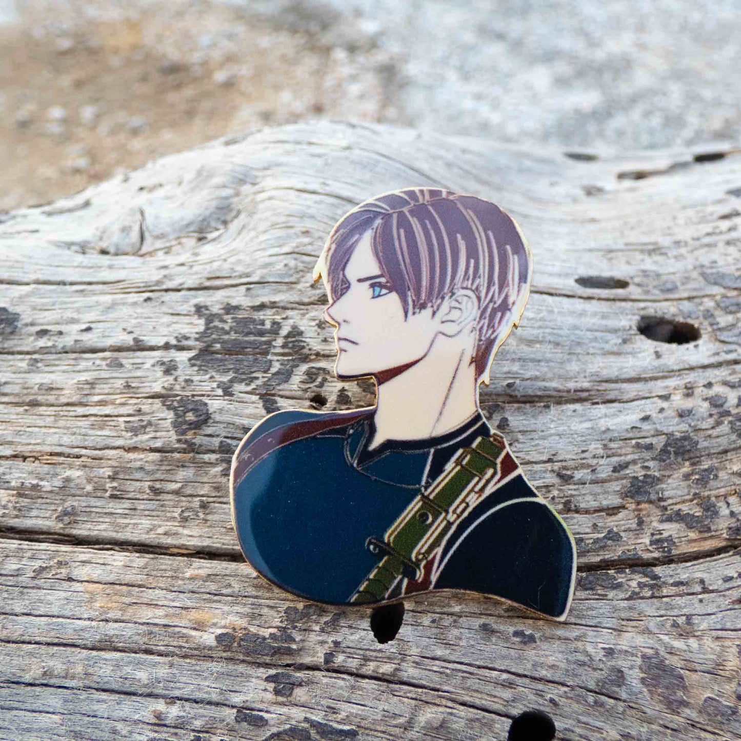 Resident Evil 4 - Leon Kennedy - Hard Metallic Enamel Pin