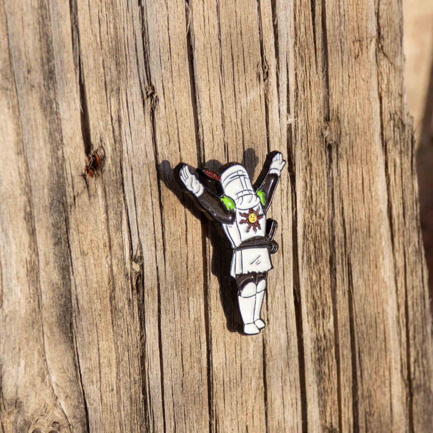 Dark Souls Solaire of Astora Praise the Sun Metallic Pin