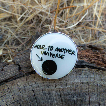 Life Is Strange Hold To Another Universe White Bg Pin Game Brooch