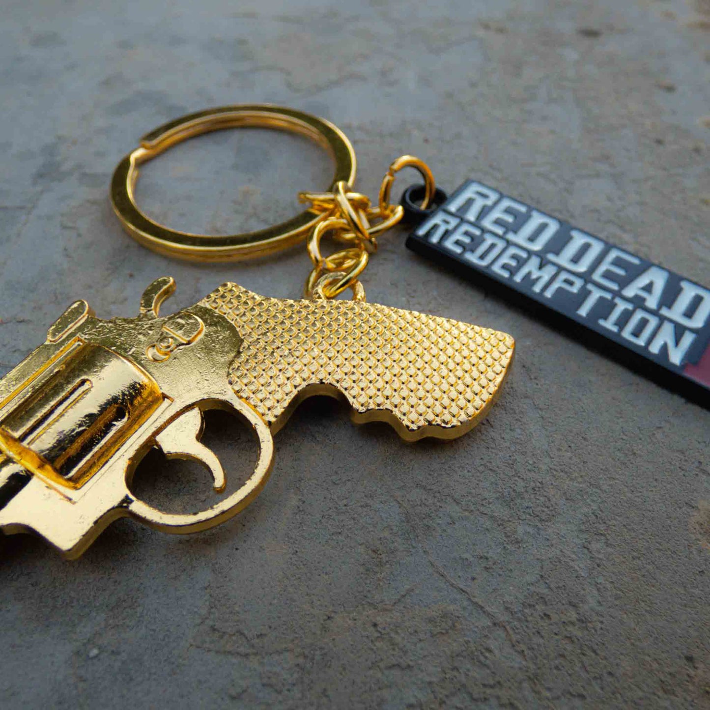 Red Dead Redemption Gold Revolver Keychain