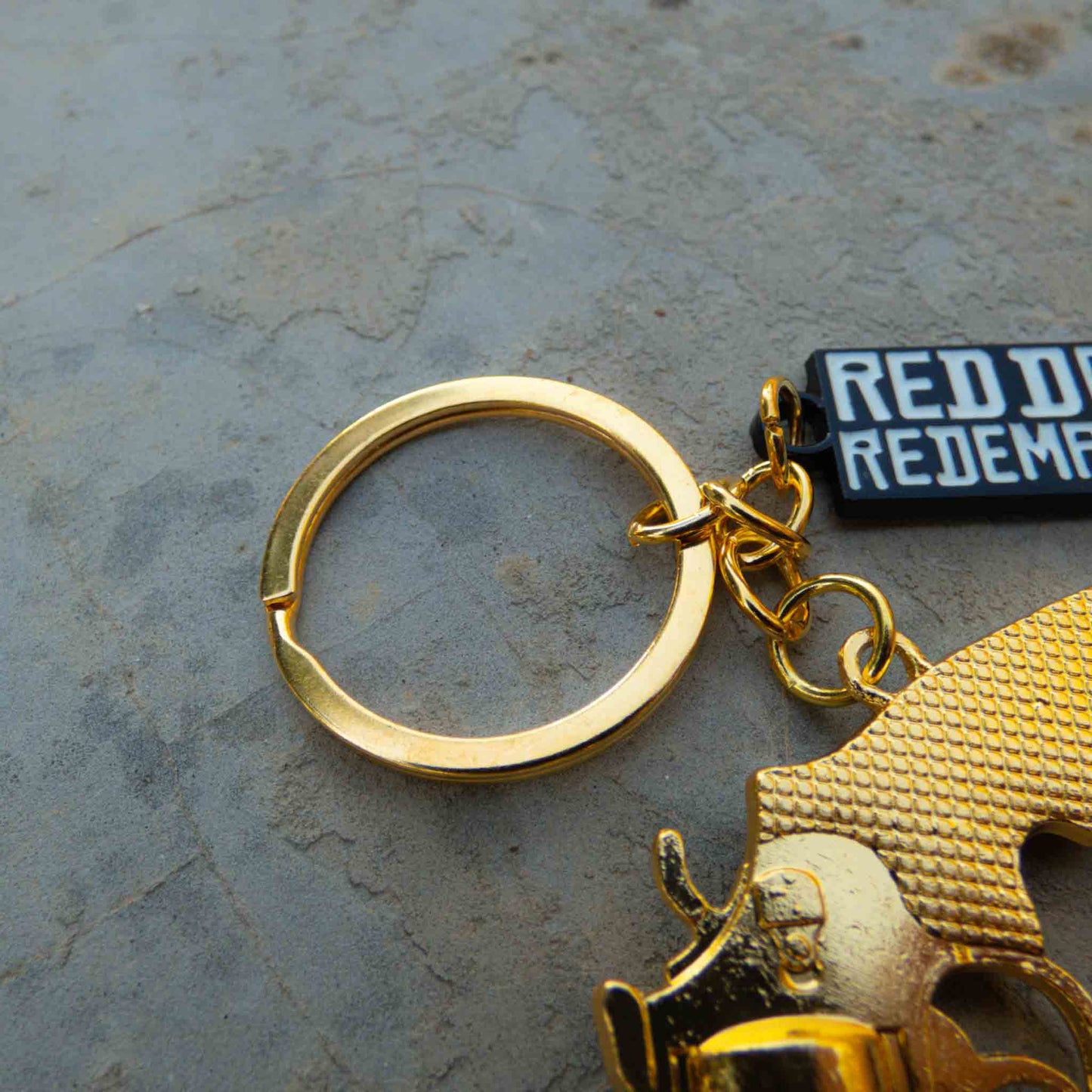 Red Dead Redemption Gold Revolver Keychain