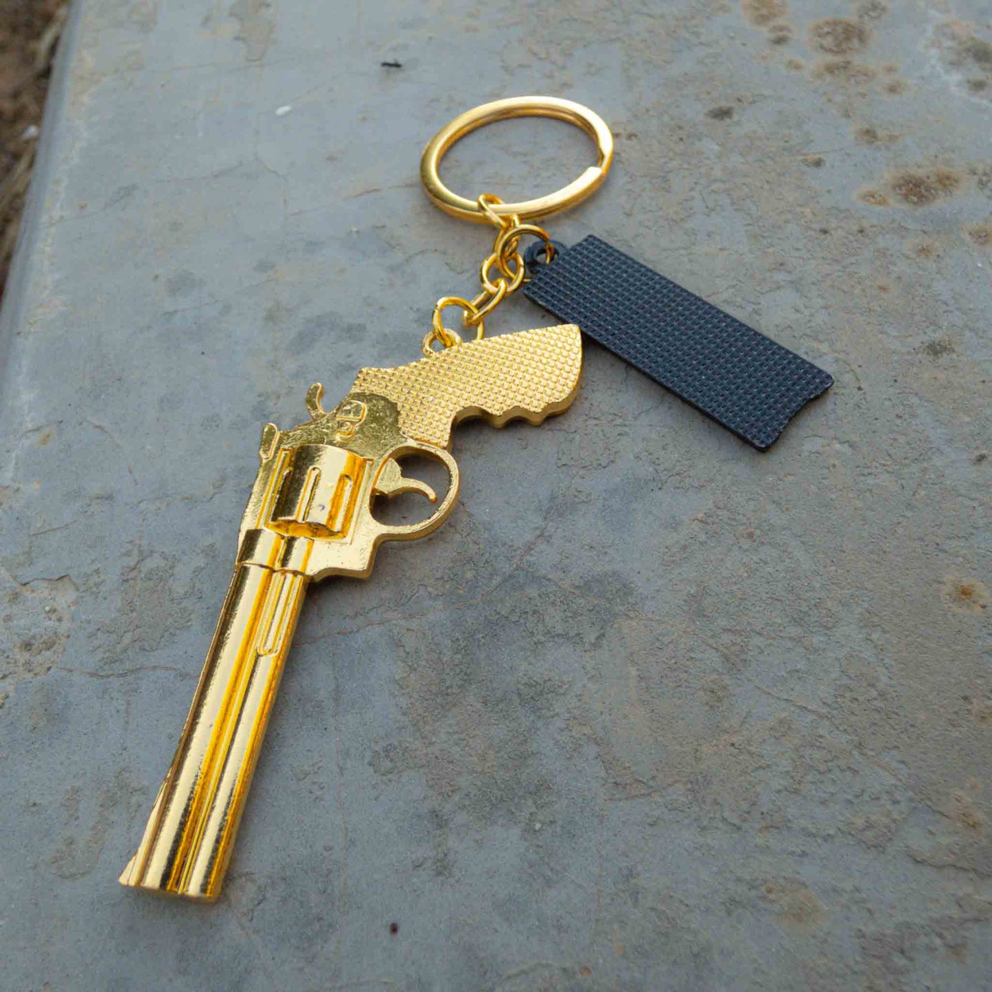 Red Dead Redemption Gold Revolver Keychain