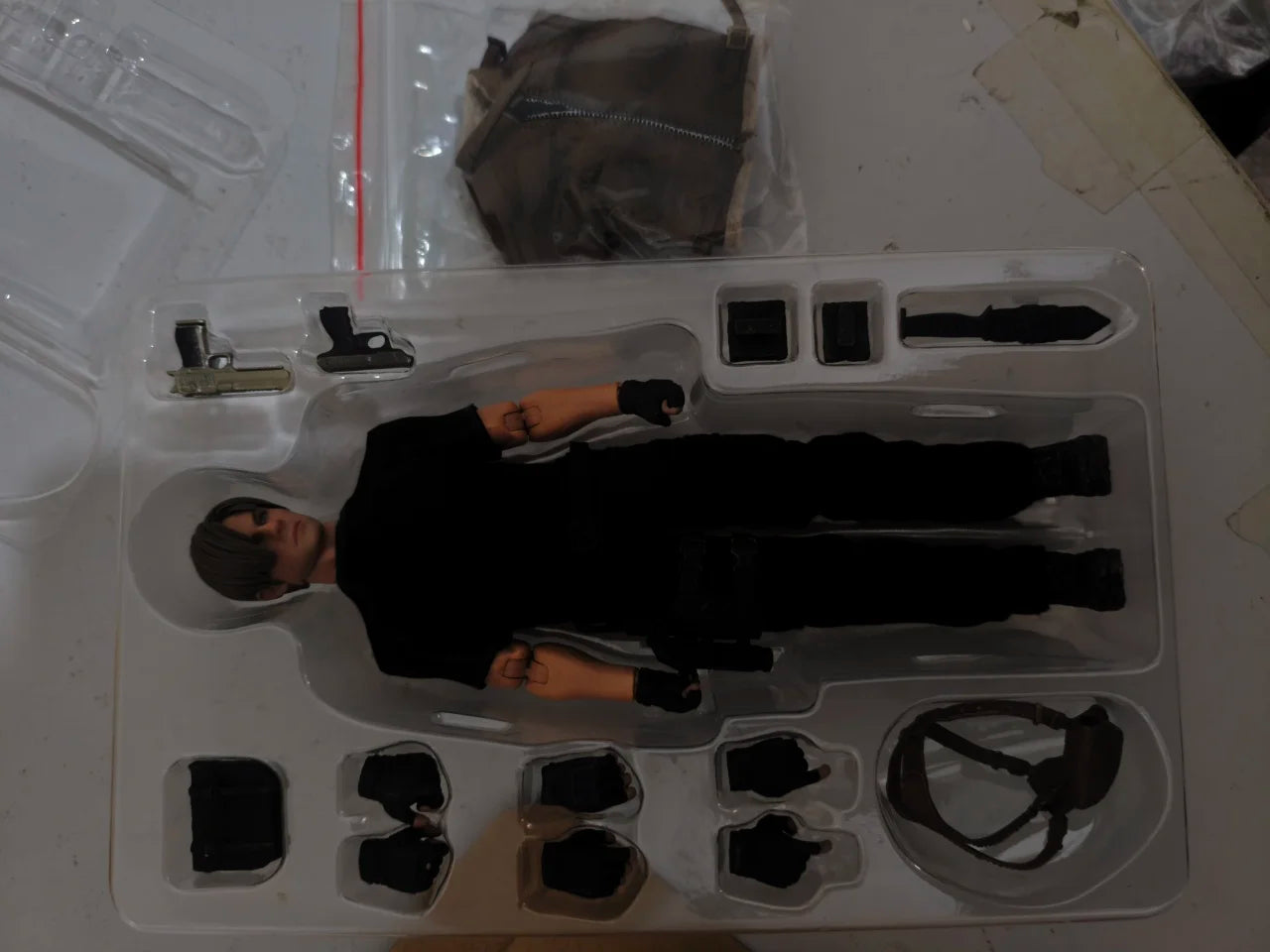 Resident Evil Leon Kennedy 1/12 Scale 6-inch Full Set Action Figure