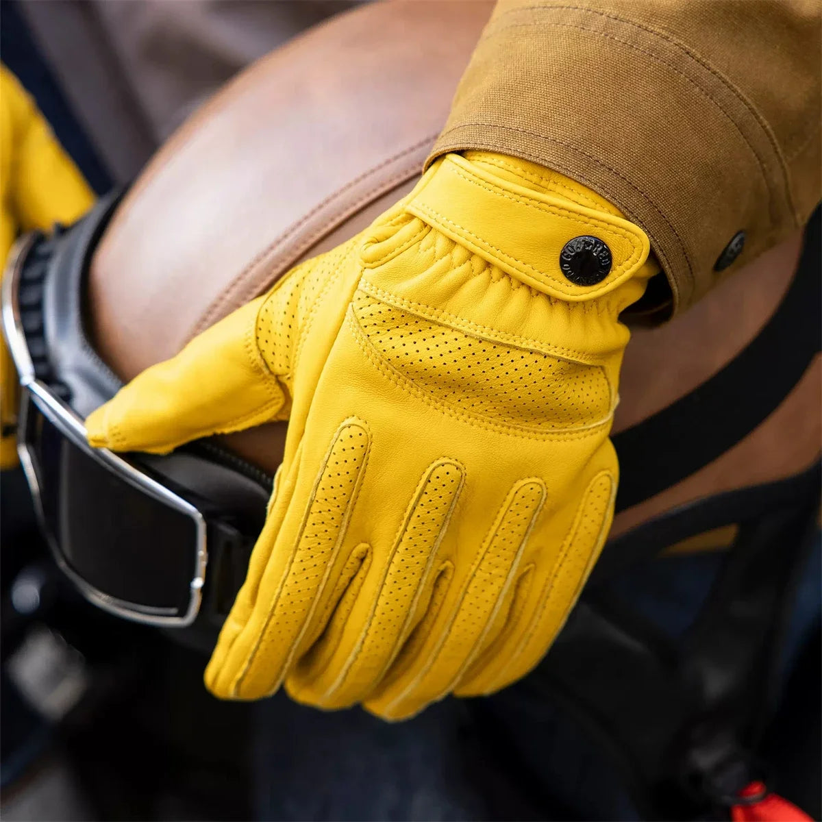 Vintage Leather Red Tornado Motorcycle Gloves Retro - Available at 2Fast2See.co