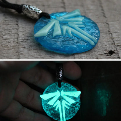 The Last Of Us 2 Crystal Pendant Necklace Glowing In The Dark Firefly Logo