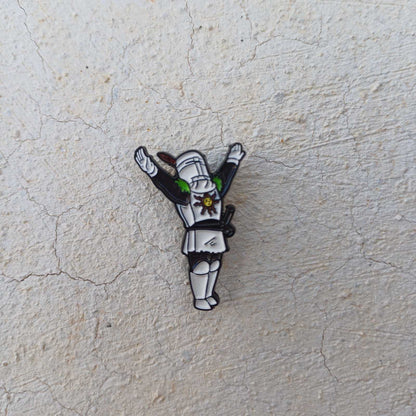 Dark Souls Solaire Praise the Sun Metallic Enamel Pin