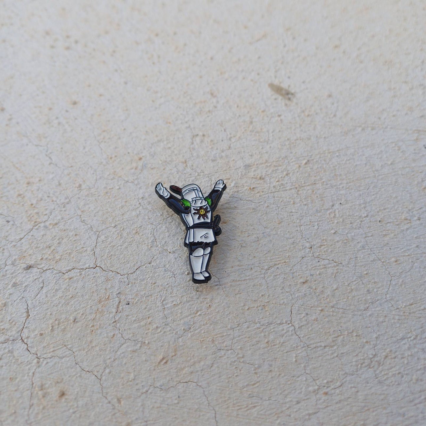 Dark Souls Solaire Praise the Sun Metallic Enamel Pin