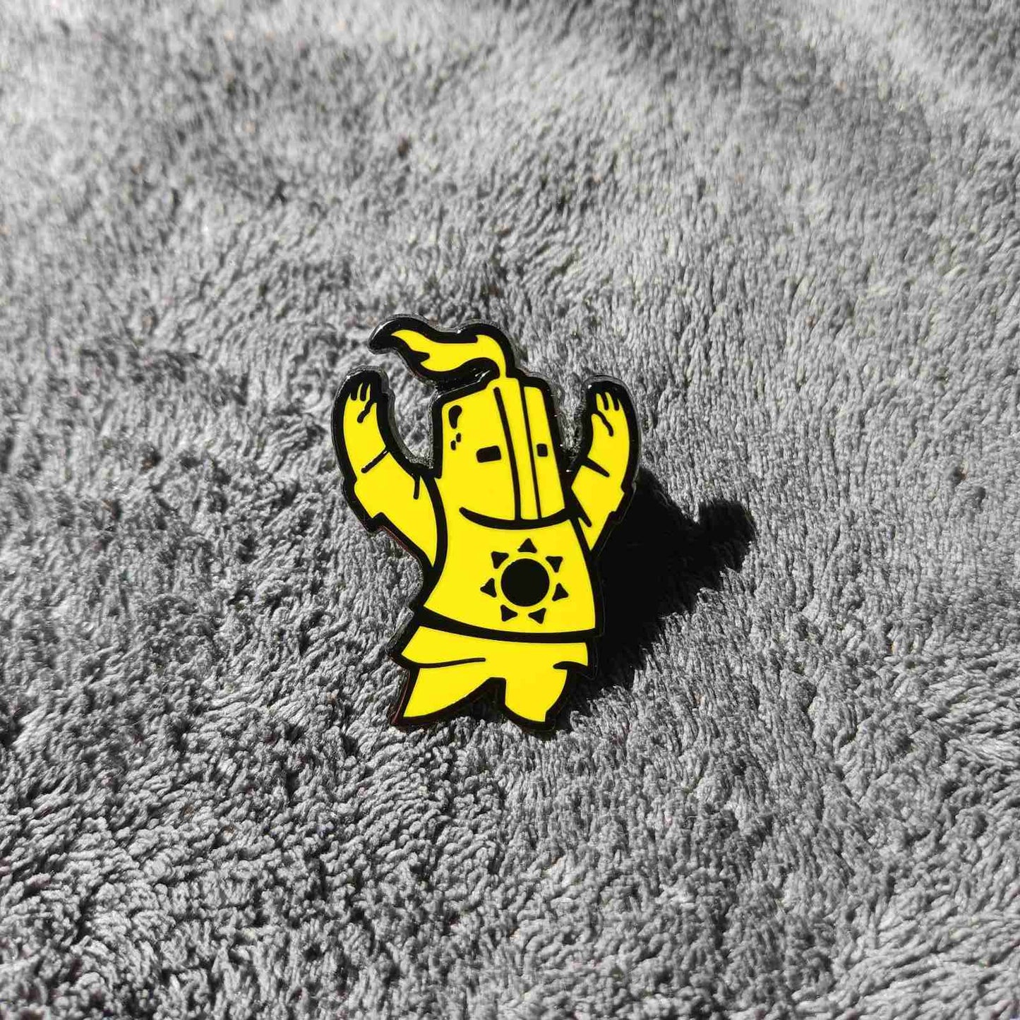 Dark Souls Game Badge Praise The Sun Metallic Enamel Pin
